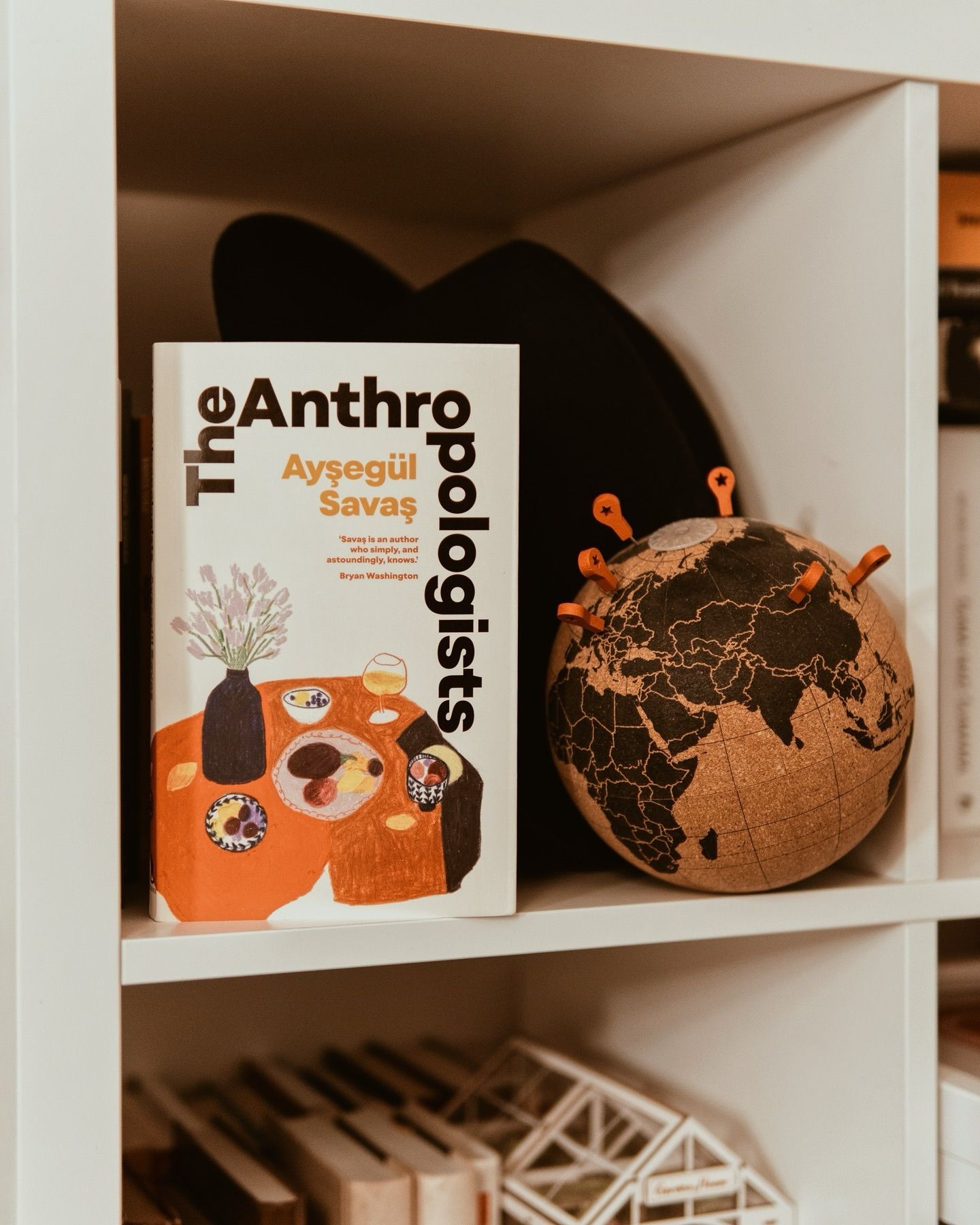 Knjiga The Anthropologists, Ayşegül Savaş